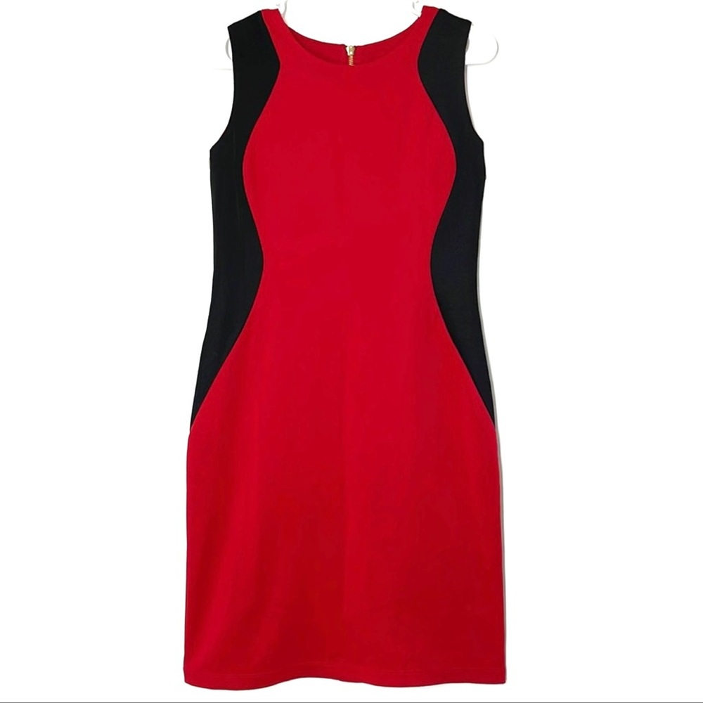 Sleeveless body-con silhouette defining sheath dress - Red and black